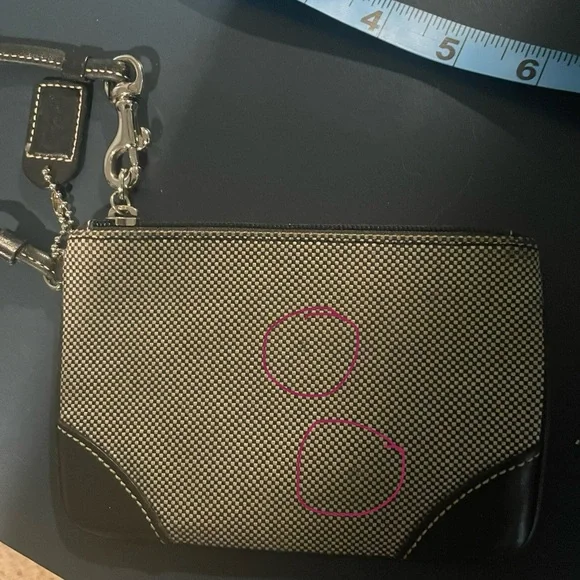 Coach checkered wristlet - Picture 7 of 8